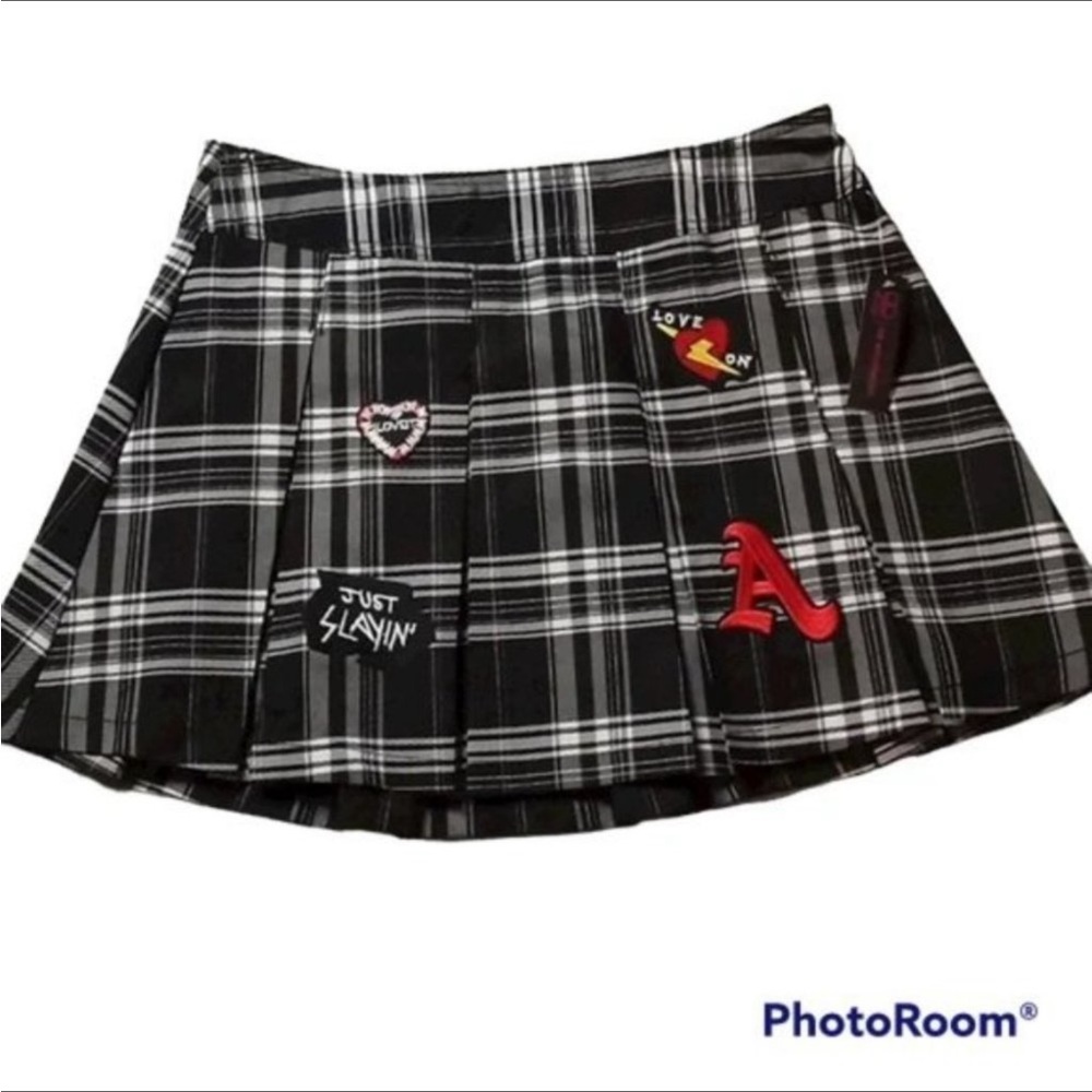 Large Black Plaid Pleated Skirt